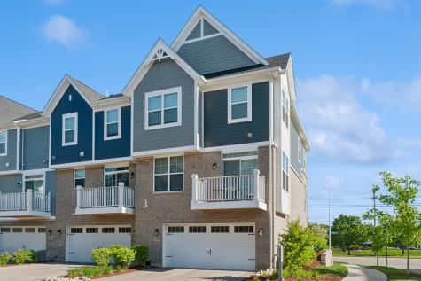 1999 Kingsley Circle Northbrook IL 60062