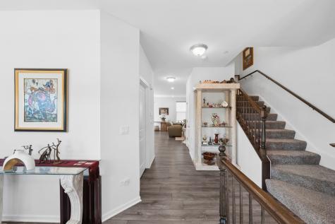 1999 Kingsley Circle Northbrook IL 60062
