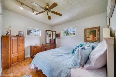 9246 South Harding Avenue Evergreen Park IL 60805