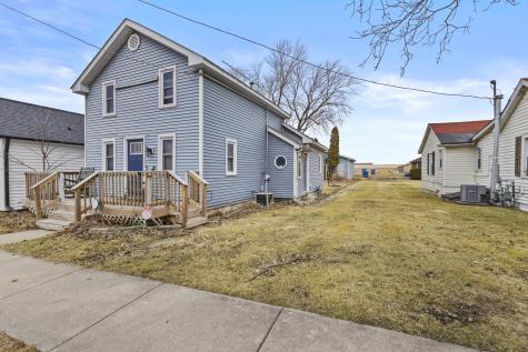 207 East Taylor Street Grant Park IL 60940