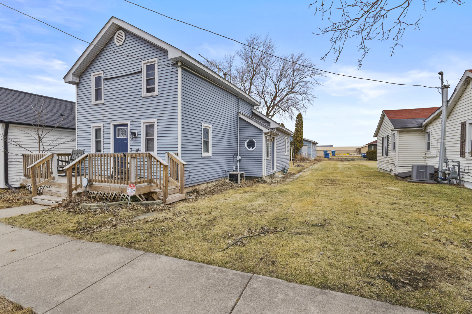 207 East Taylor Street Grant Park IL 60940