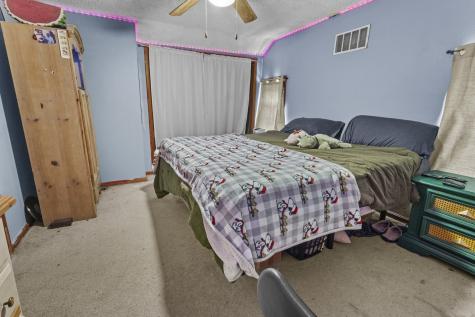207 East Taylor Street Grant Park IL 60940