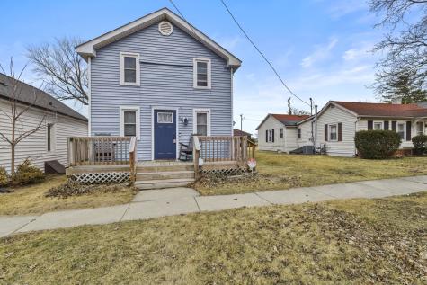 207 East Taylor Street Grant Park IL 60940