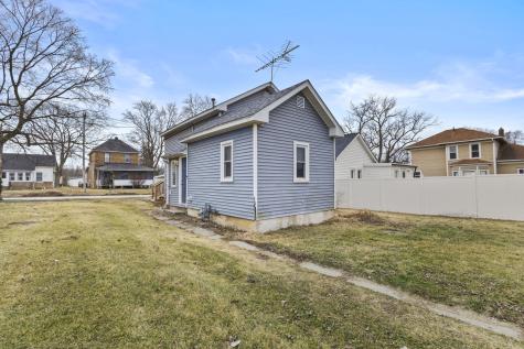 207 East Taylor Street Grant Park IL 60940