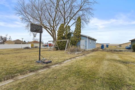 207 East Taylor Street Grant Park IL 60940