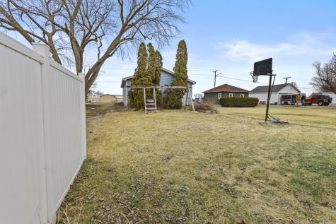 207 East Taylor Street Grant Park IL 60940