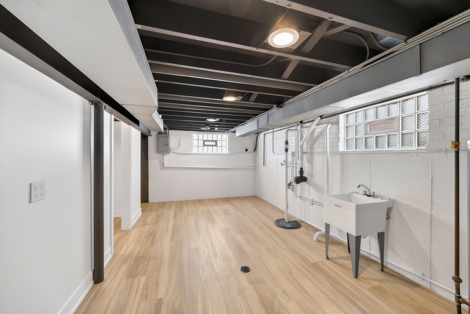 7055 West 64th Street Chicago IL 60638