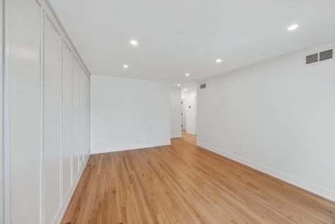 7055 West 64th Street Chicago IL 60638