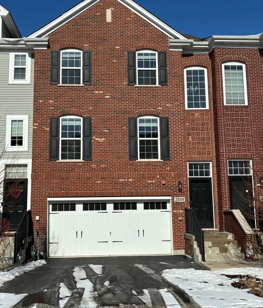 2534 Huntleigh Lane Woodridge IL 60517