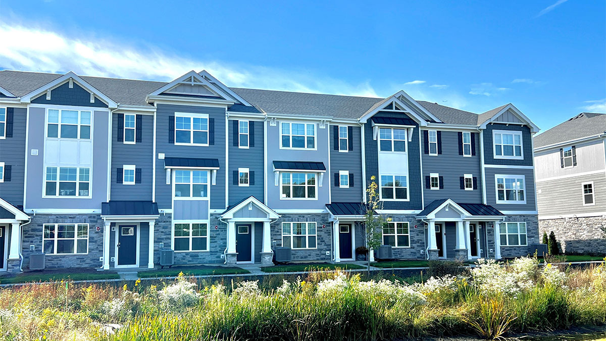 432 Lakeshore Court St. Charles IL 60174