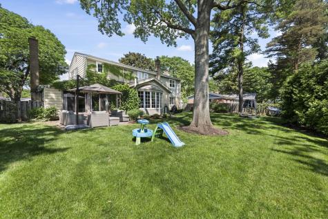 125 North Gibbons Avenue Arlington Heights IL 60004