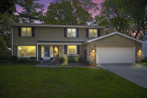 125 North Gibbons Avenue Arlington Heights IL 60004