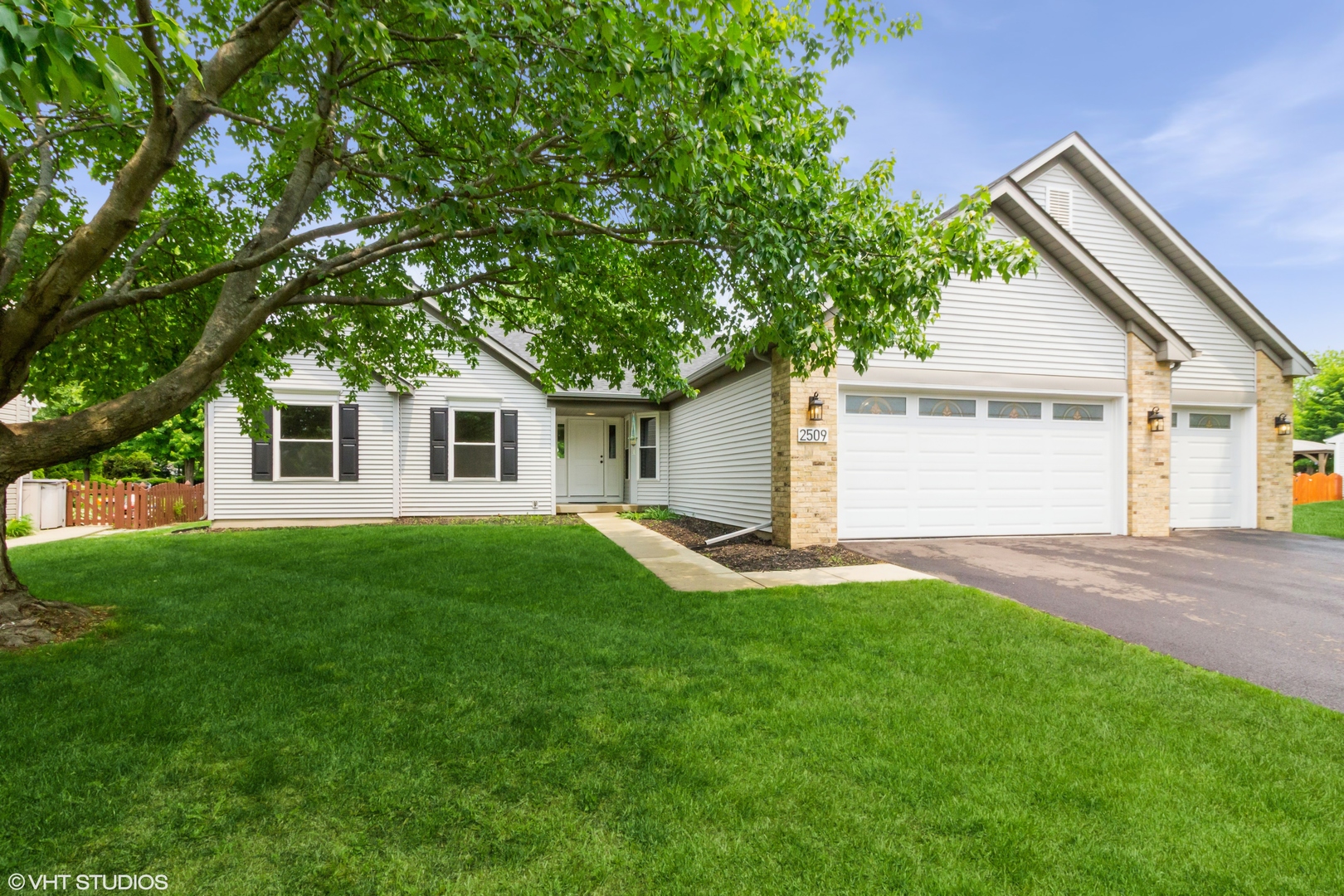 2509 Oak Trails Drive Aurora IL 60506