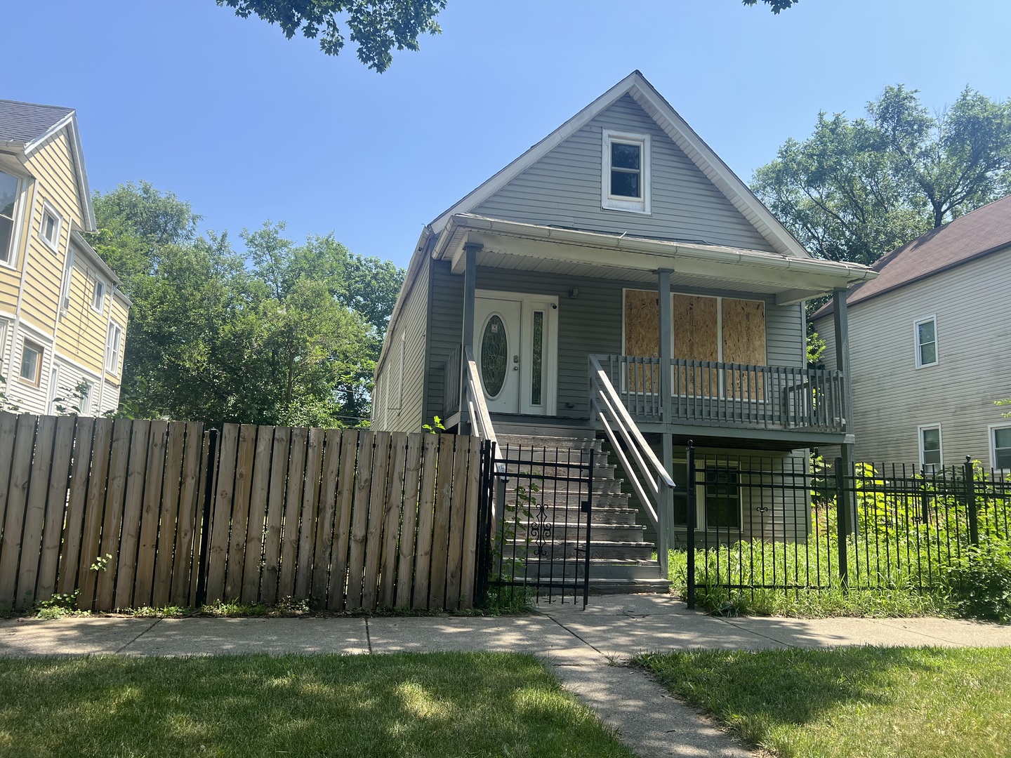 8135 South Muskegon Avenue Chicago IL 60617