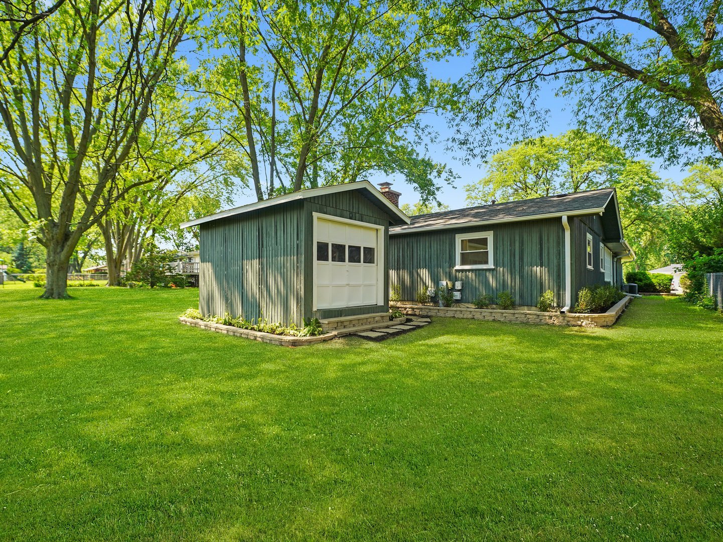 1403 Hampton Lane Schaumburg IL 60193