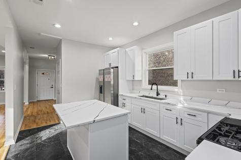 7809 South Peoria Street Chicago IL 60620
