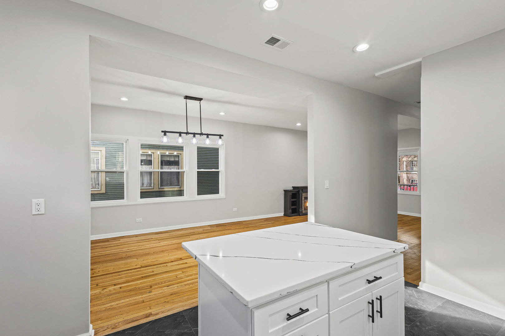 7809 South Peoria Street Chicago IL 60620