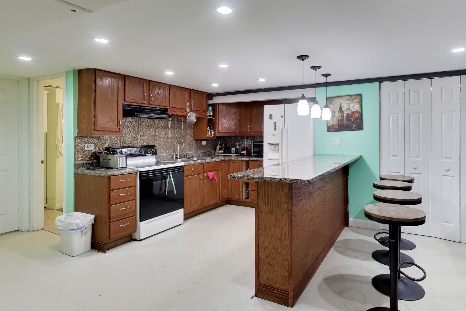 458 West Alma Street Elmhurst IL 60126