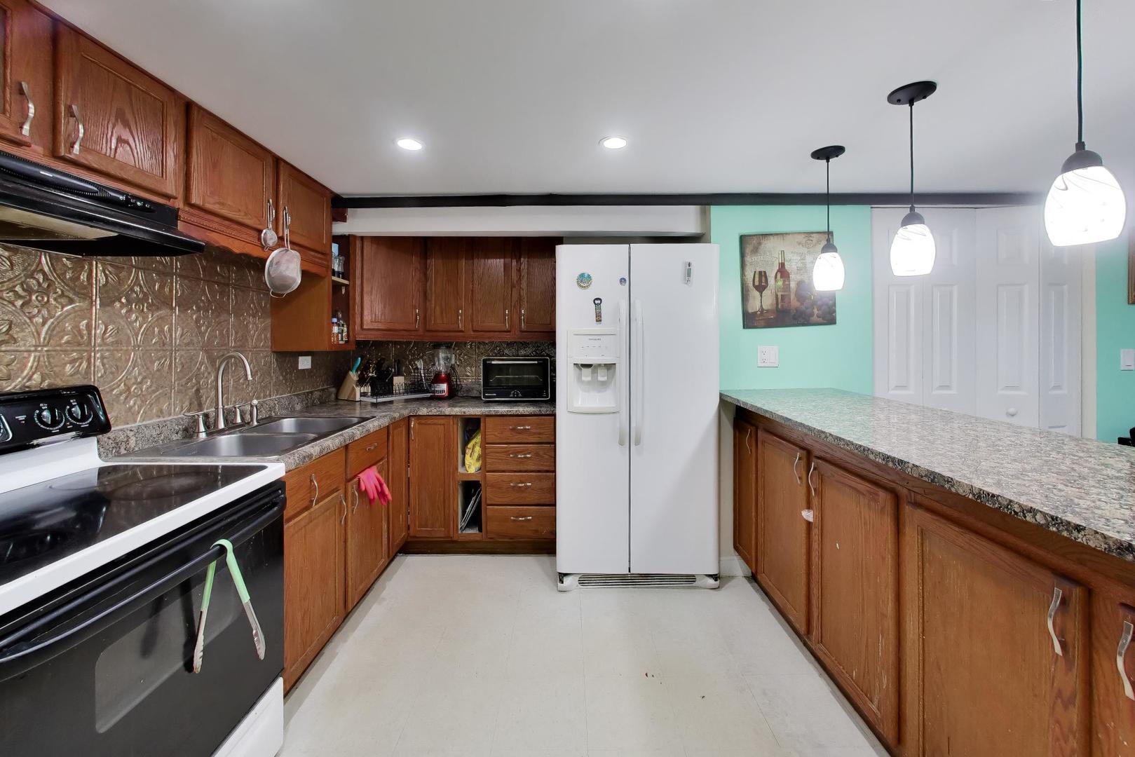 458 West Alma Street Elmhurst IL 60126