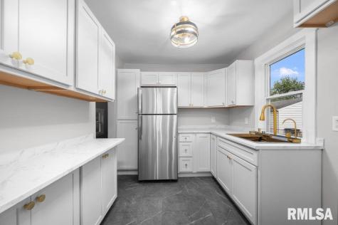 2519 29 1/2 Street Rock Island IL 61201