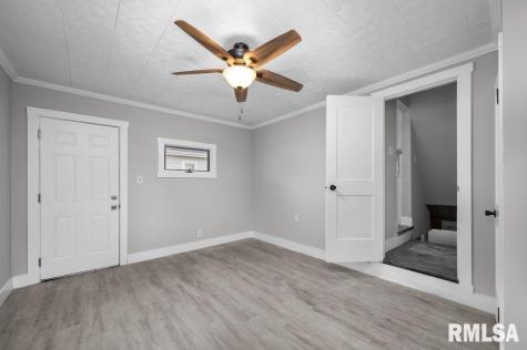2519 29 1/2 Street Rock Island IL 61201