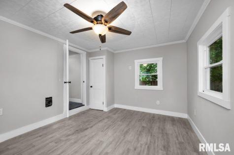 2519 29 1/2 Street Rock Island IL 61201