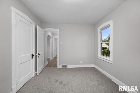 2519 29 1/2 Street Rock Island IL 61201