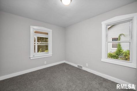 2519 29 1/2 Street Rock Island IL 61201