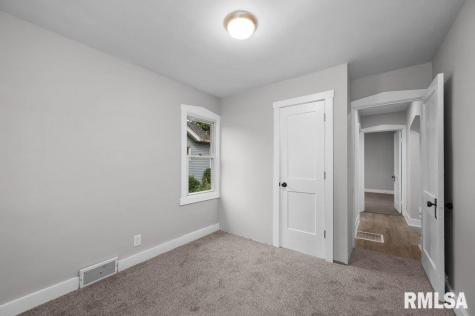 2519 29 1/2 Street Rock Island IL 61201