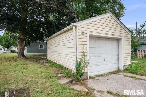 2519 29 1/2 Street Rock Island IL 61201