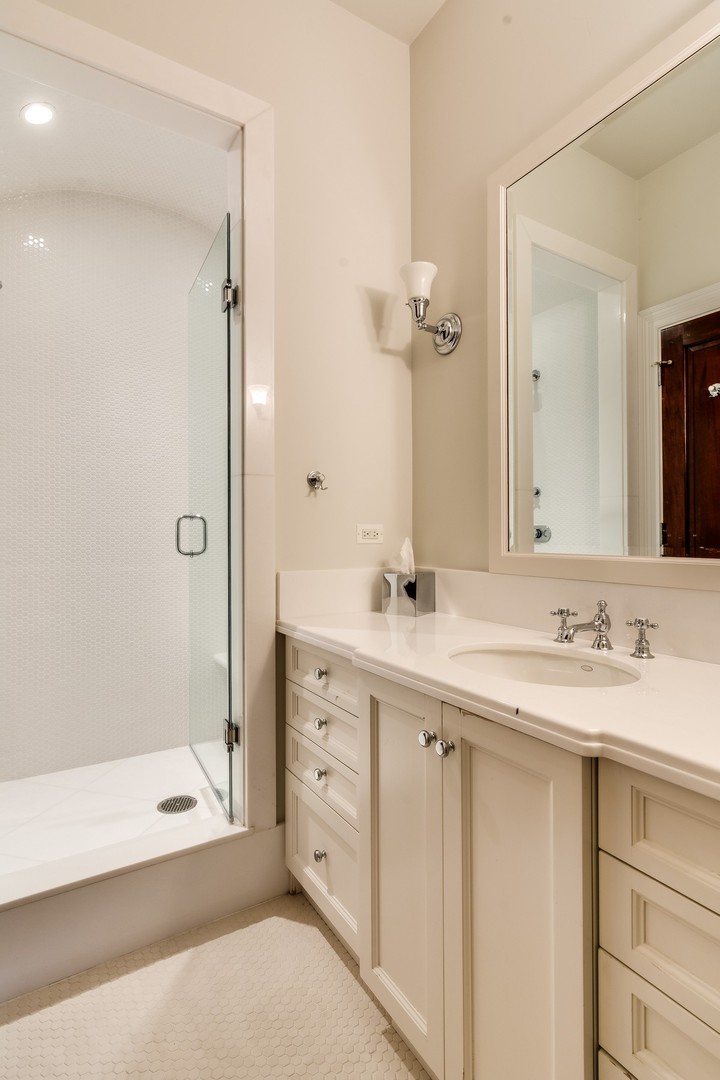 1838 North Burling Street Chicago IL 60614