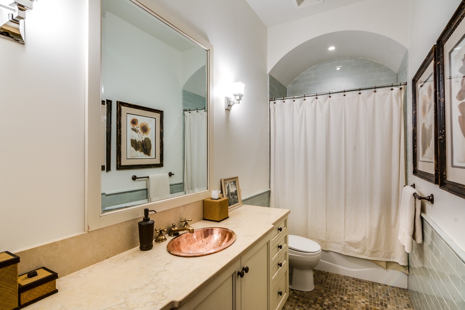 1838 North Burling Street Chicago IL 60614