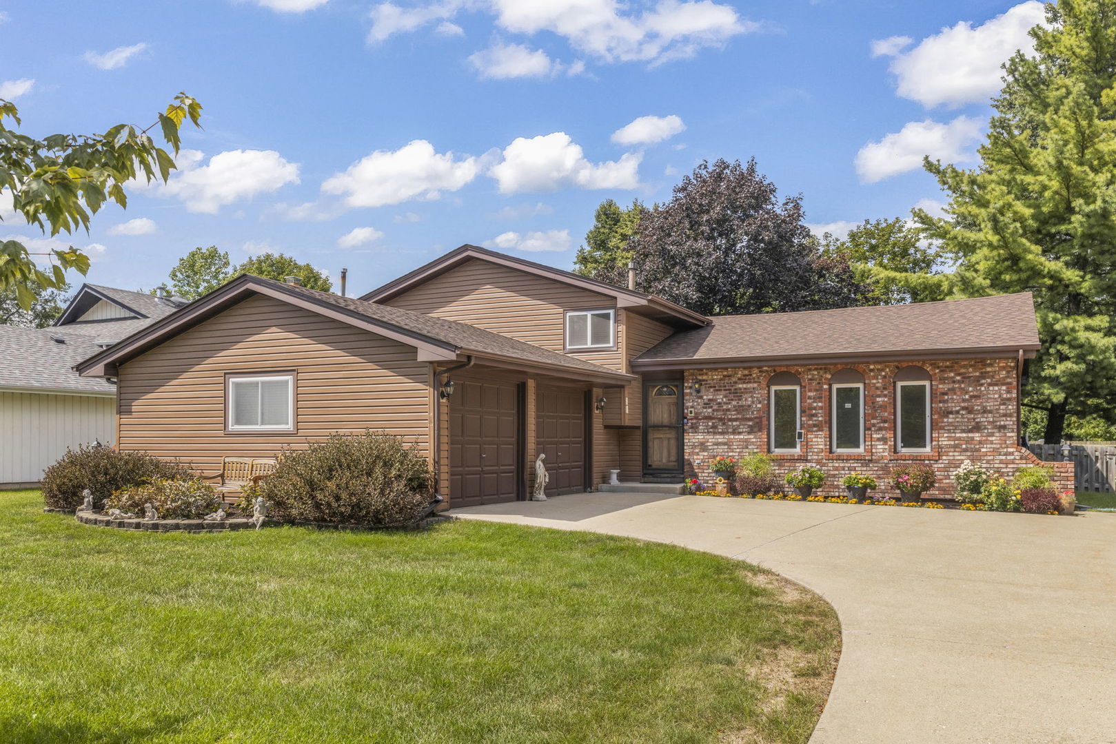 1135 Hidden Spring Drive Naperville IL 60540