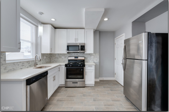 654 East 105th Street Chicago IL 60628