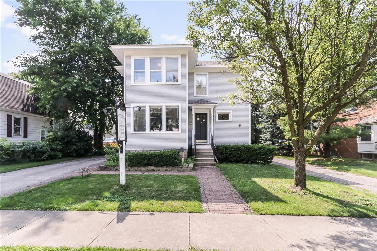 124 Harrison Street Barrington IL 60010