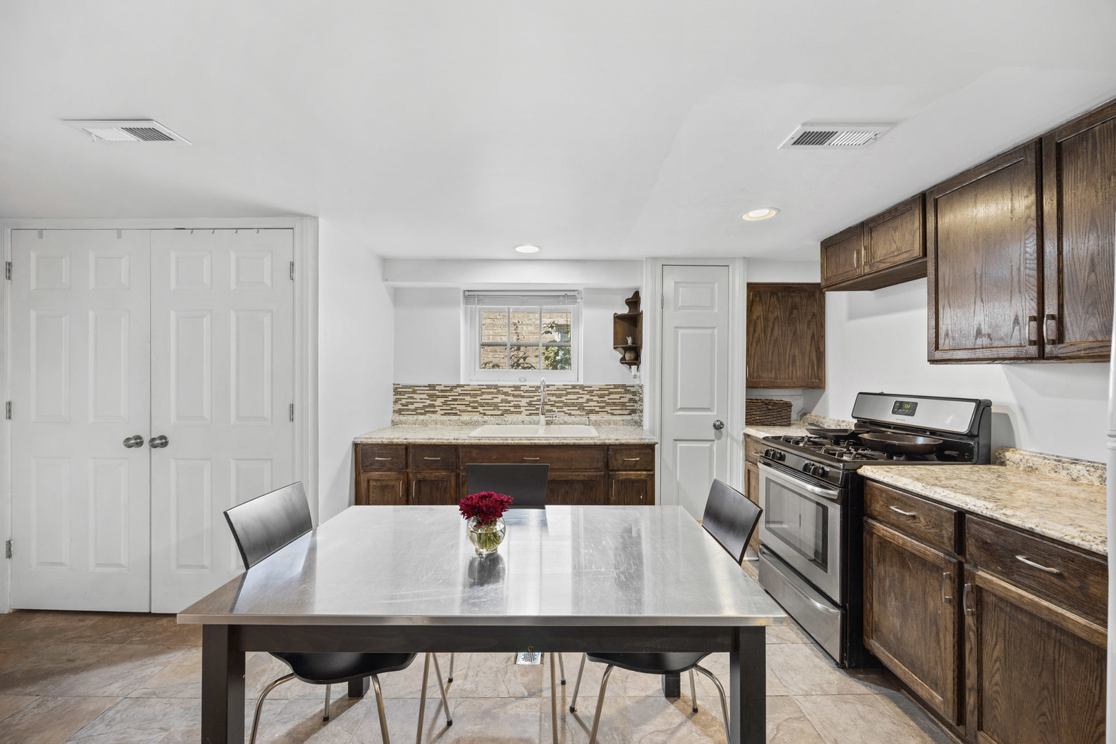 4906 West Argyle Street Chicago IL 60630