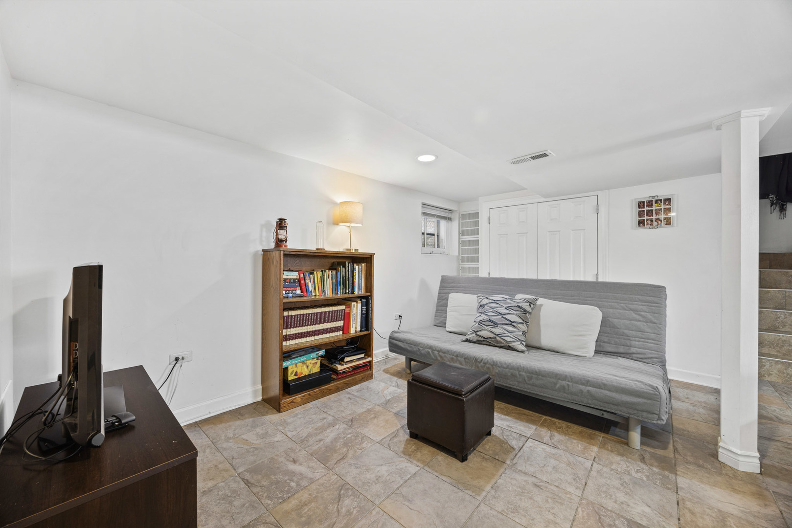 4906 West Argyle Street Chicago IL 60630