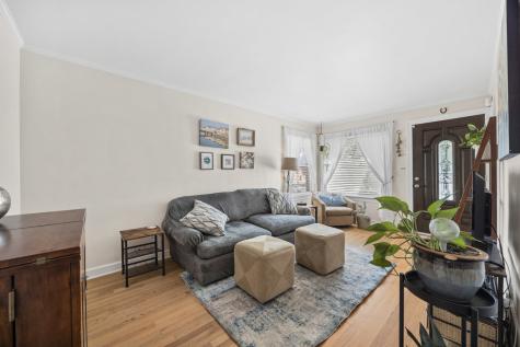 4906 West Argyle Street Chicago IL 60630