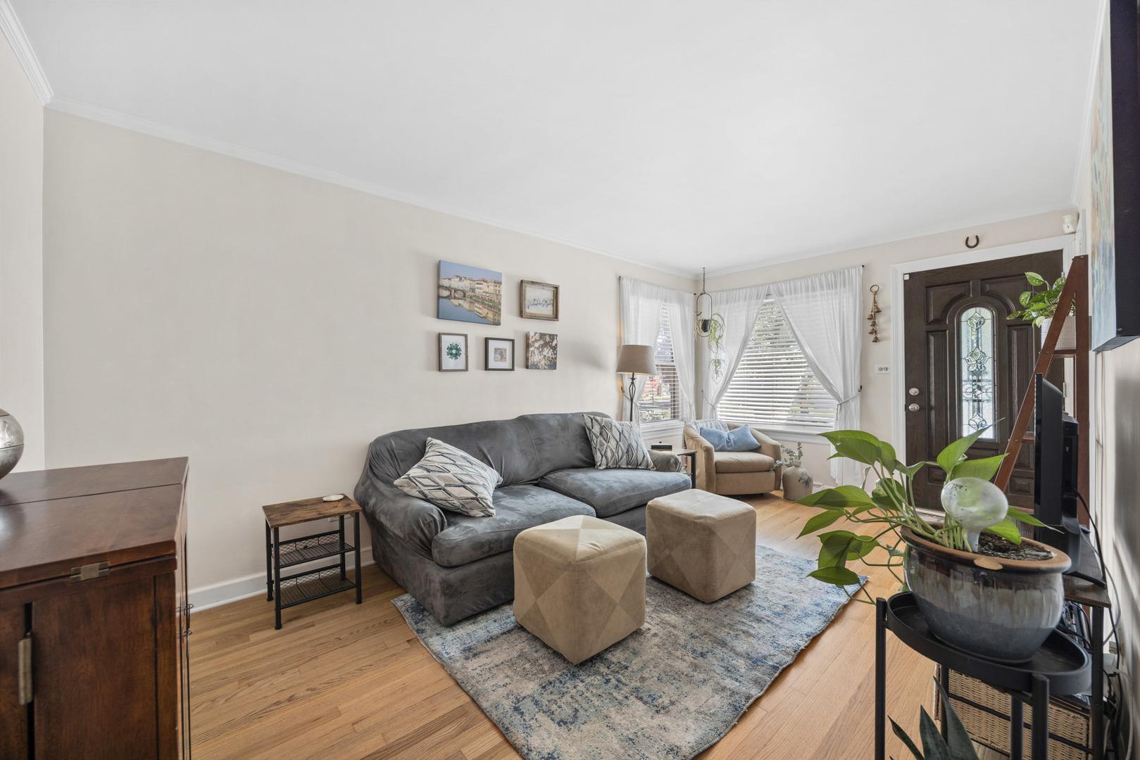 4906 West Argyle Street Chicago IL 60630