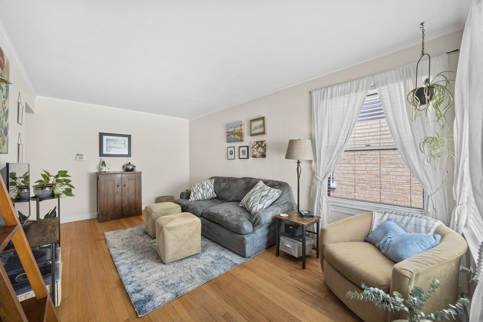 4906 West Argyle Street Chicago IL 60630