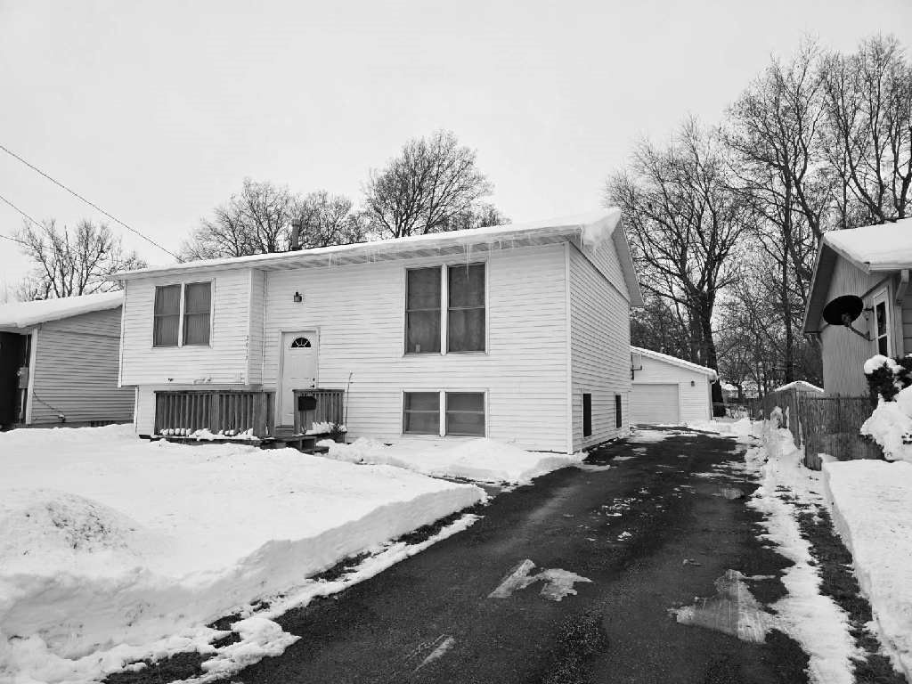 2017 East Le Fevre Road Sterling IL 61081
