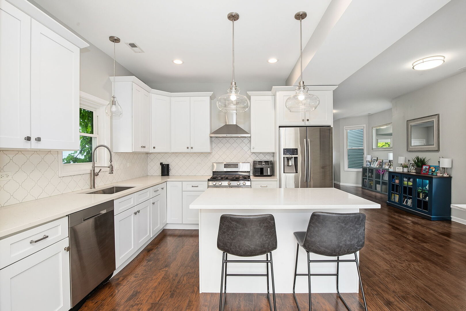 3142 North Christiana Avenue Chicago IL 60618