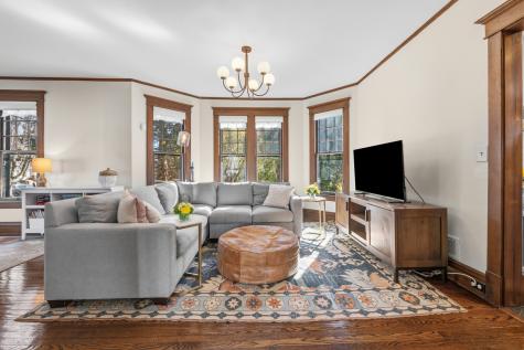 323 West Maple Avenue Libertyville IL 60048