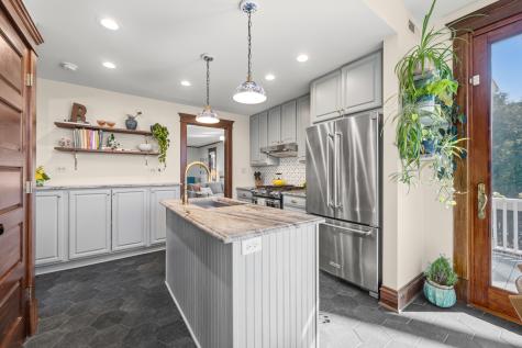 323 West Maple Avenue Libertyville IL 60048