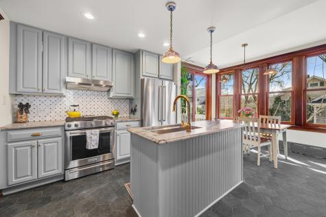 323 West Maple Avenue Libertyville IL 60048