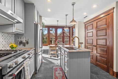 323 West Maple Avenue Libertyville IL 60048