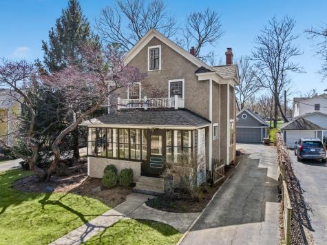 323 West Maple Avenue Libertyville IL 60048