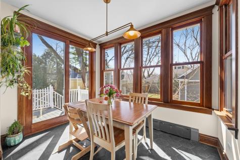 323 West Maple Avenue Libertyville IL 60048