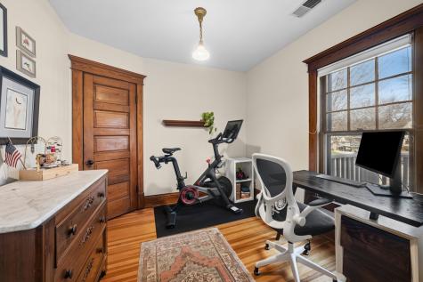 323 West Maple Avenue Libertyville IL 60048
