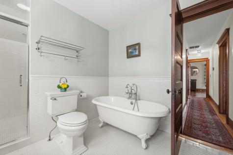 323 West Maple Avenue Libertyville IL 60048